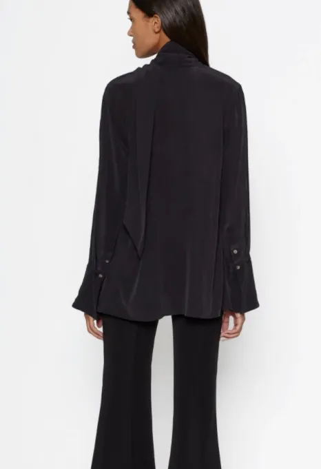 Equipment - Jacqueleen in True Black